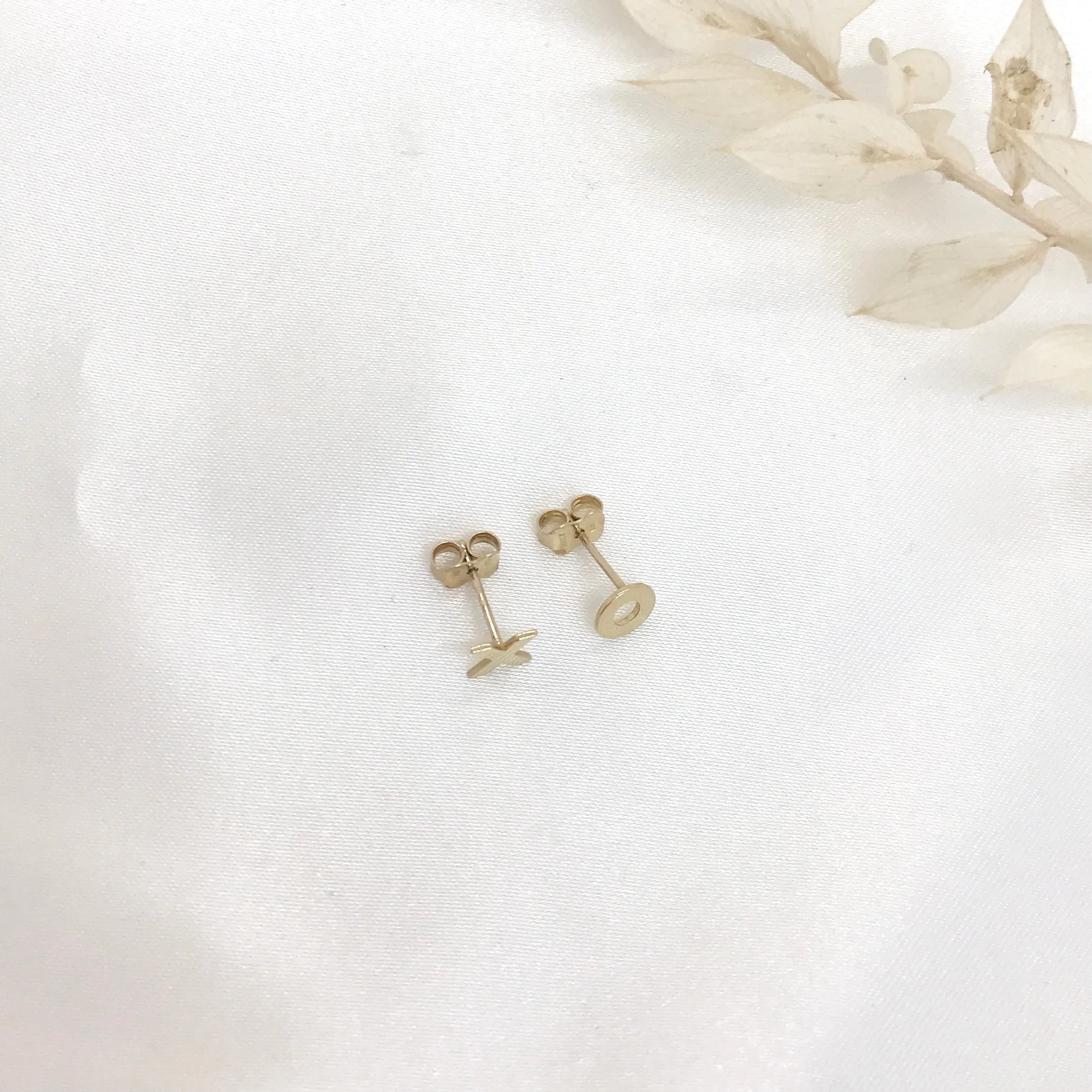 10k Gold X.O. Stud Earrings