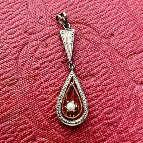 Antique Pearl Lavalier Pendant