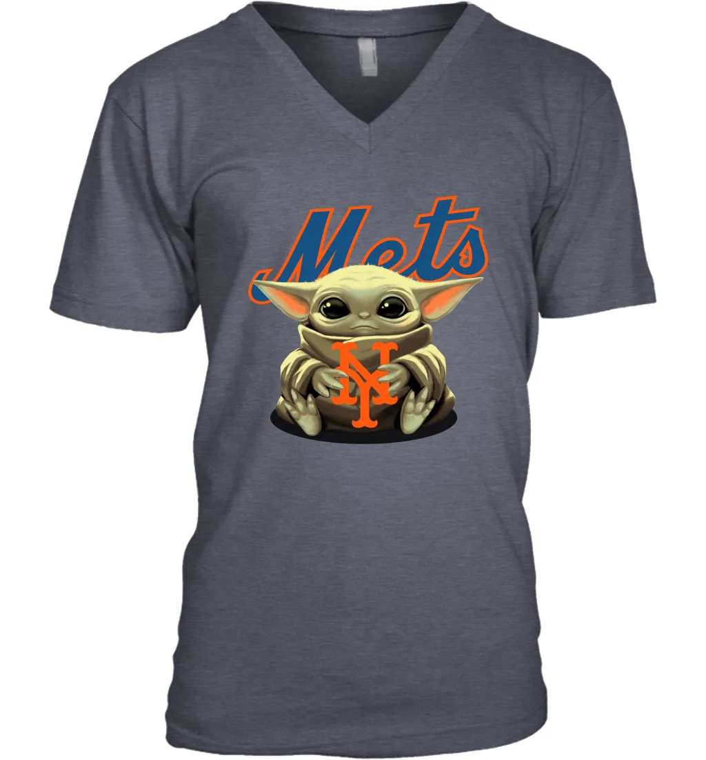 Baby Yoda Hugs Loves The New York Mets Baseball Mens V-Neck T-Shirt