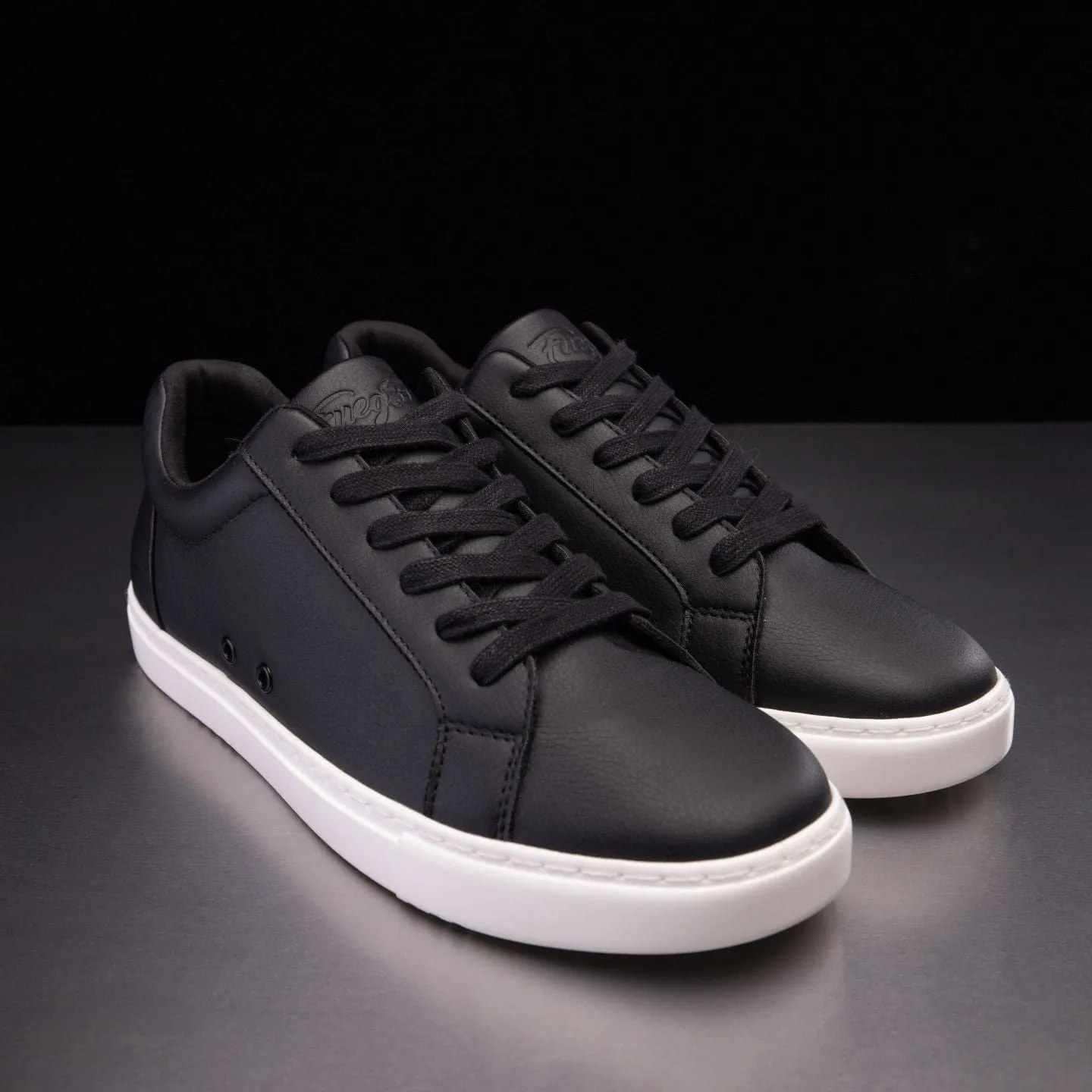 Black | Low-top