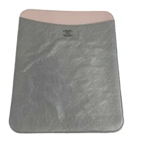 CHANEL - CC Aged Calfskin iPad Cover - Silver / Pink