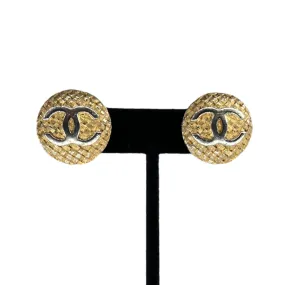 CHANEL Vintage Interwoven Button Earrings - Gold