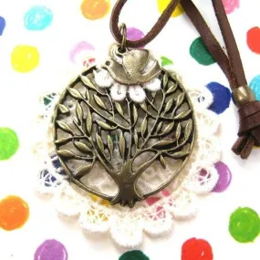 Round Tree Shaped Pendant with Bird Charm Necklace on Lace